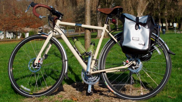Avenir Rain City Panniers on a Raliegh Sojourn